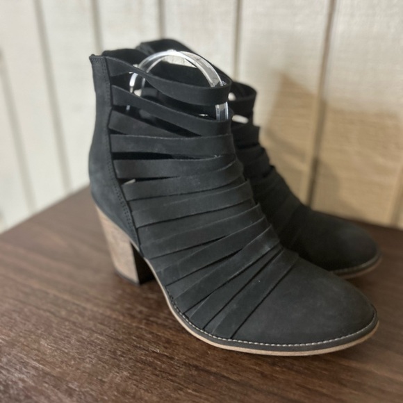Free People Hybrid Strappy Heeled Booties, size 41. - Picture 2 of 9